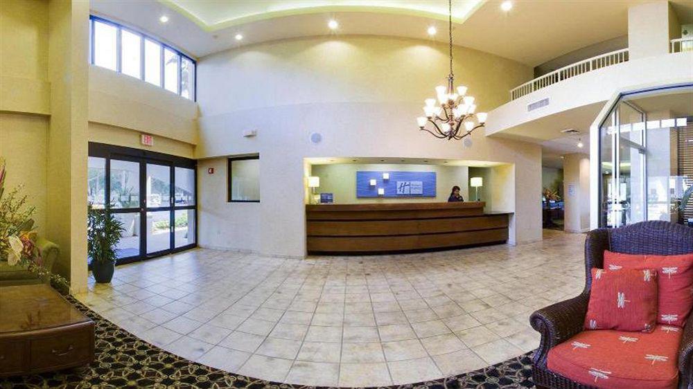 Holiday Inn Express Tampa-Brandon, An Ihg Hotel Экстерьер фото