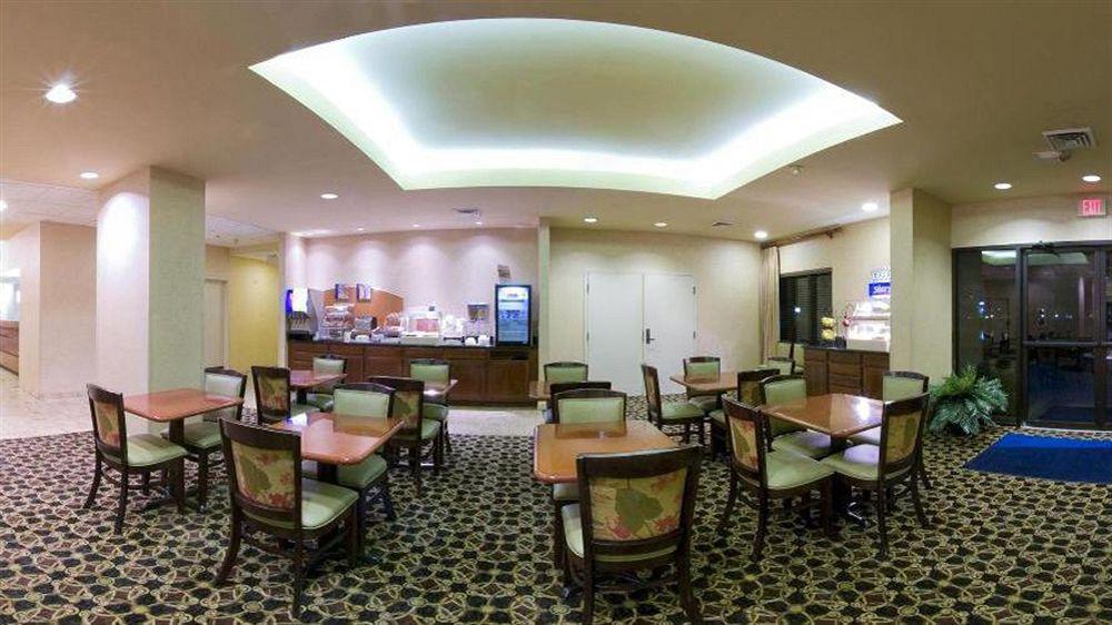 Holiday Inn Express Tampa-Brandon, An Ihg Hotel Экстерьер фото