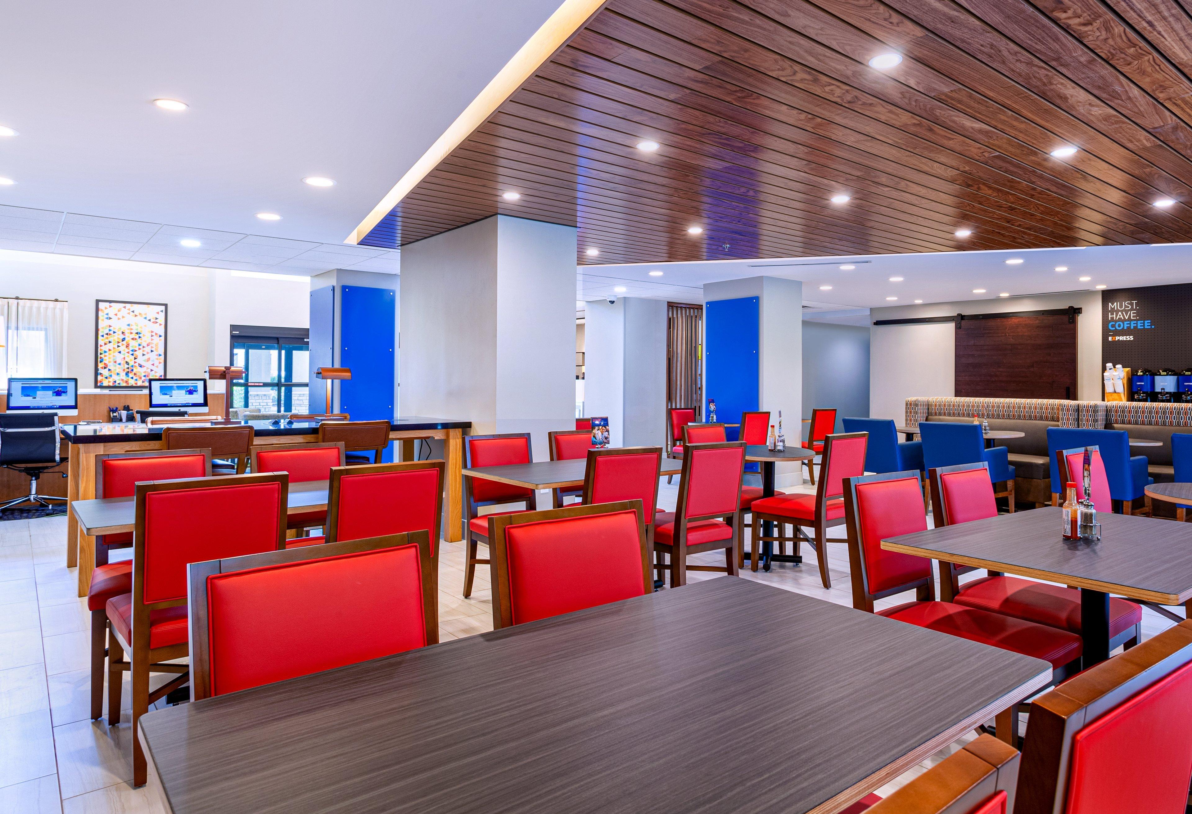 Holiday Inn Express Tampa-Brandon, An Ihg Hotel Экстерьер фото