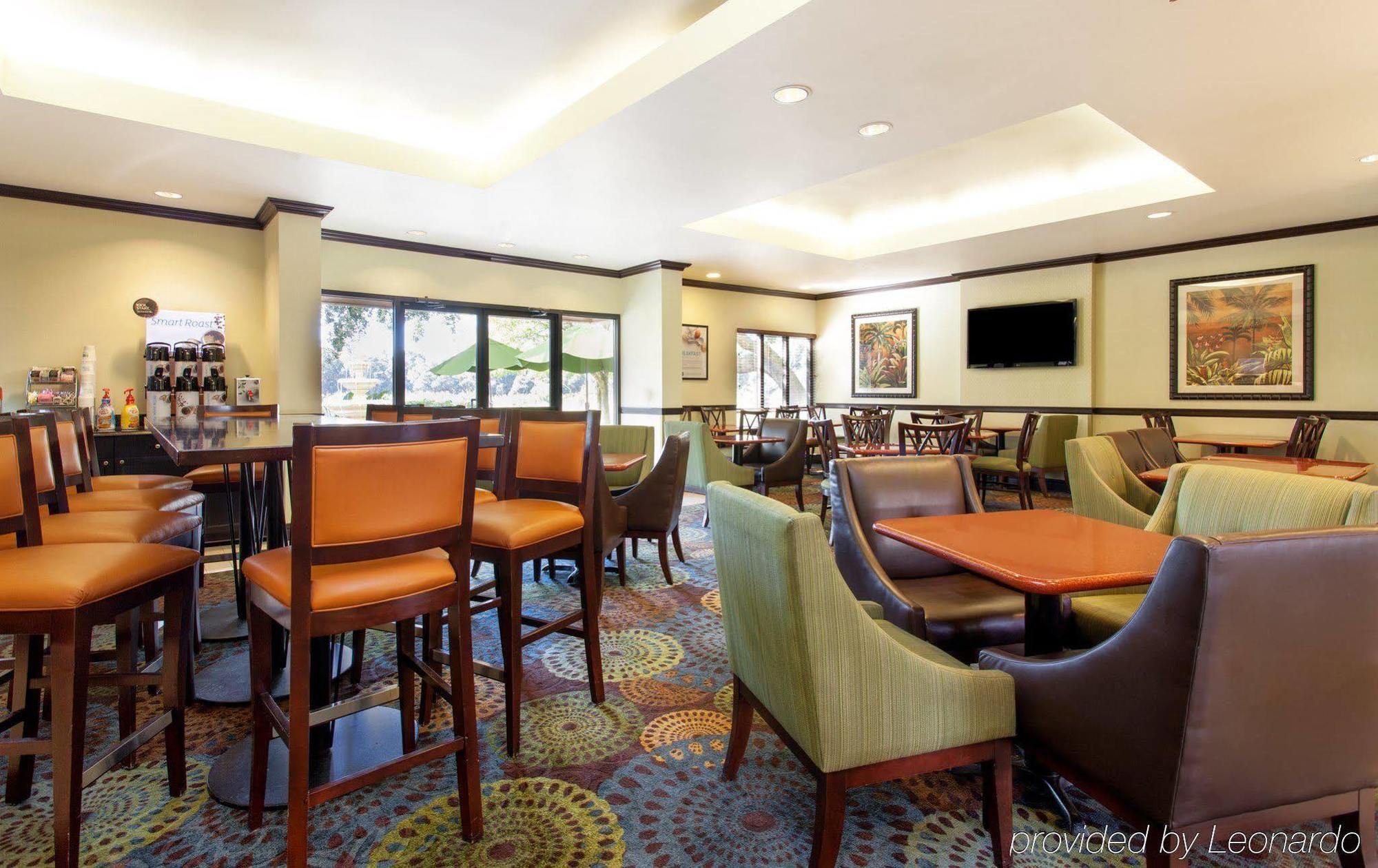 Holiday Inn Express Tampa-Brandon, An Ihg Hotel Экстерьер фото