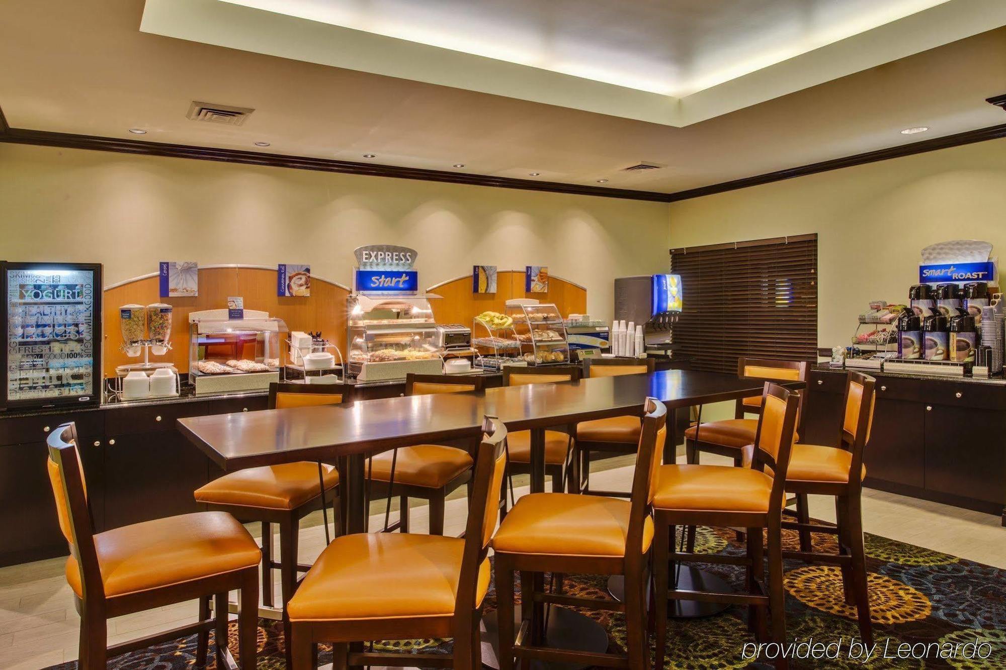 Holiday Inn Express Tampa-Brandon, An Ihg Hotel Экстерьер фото